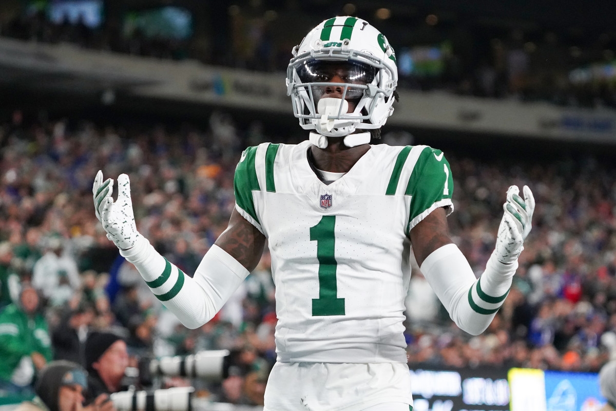 Jets' Sauce Channels Deion in Key Contract Message