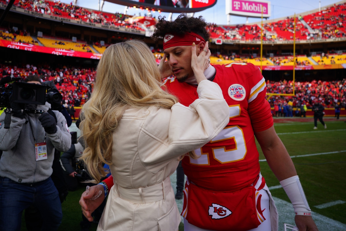 Patrick Mahomes' Fourth of July Photos With Brittany Mahomes Turn Heads