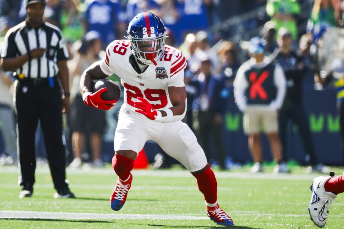 Giants RB Reveals Welcome-to-NFL Moment With Steelers Legend