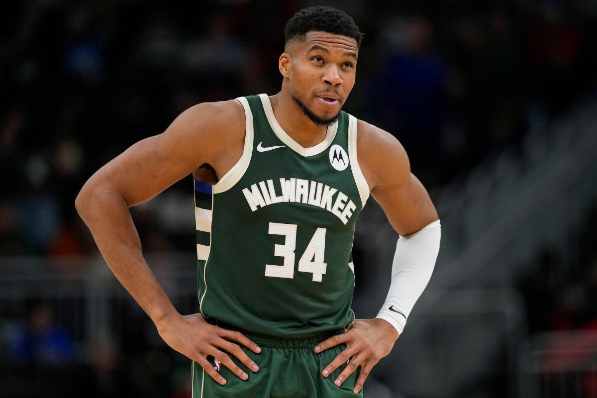 Giannis Antetokounmpo Turns Heads With NBA Offseason Decision