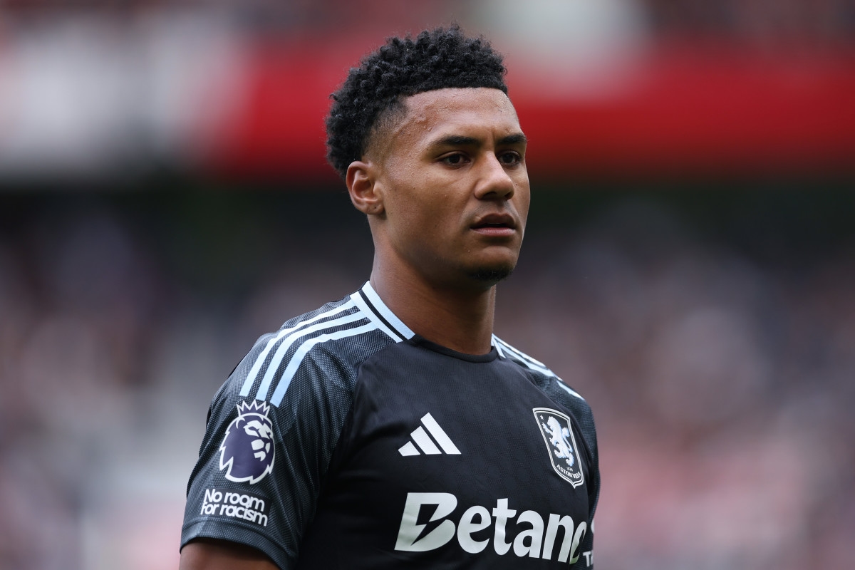 Gabby Agbonlahor's Ultimatum To Ollie Watkins- 'Manchester United Is a Backward Move'