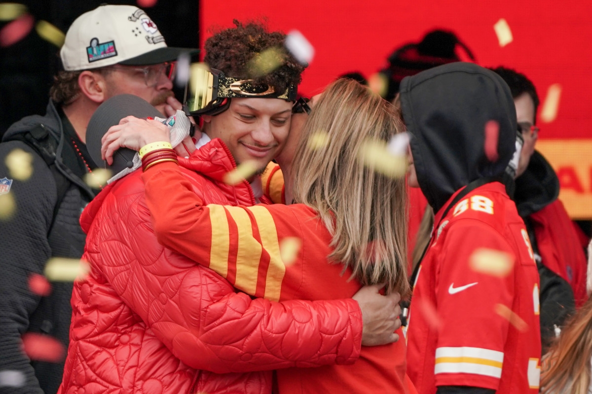 Patrick Mahomes Shares Heartfelt Message From Mom Randi Mahomes on Friday