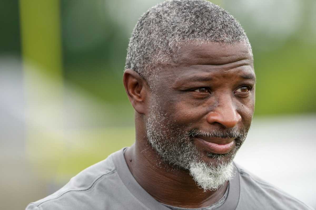 Jets' Aaron Glenn Reveals 'We're Built For This' Message to Locker Room