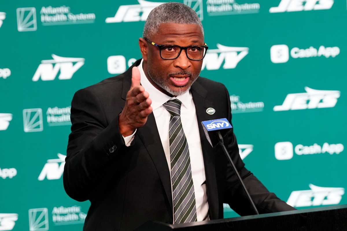 Aaron Glenn's 'Microwave' Jets Predicted To Be NFL Eyesore for New York Fans
