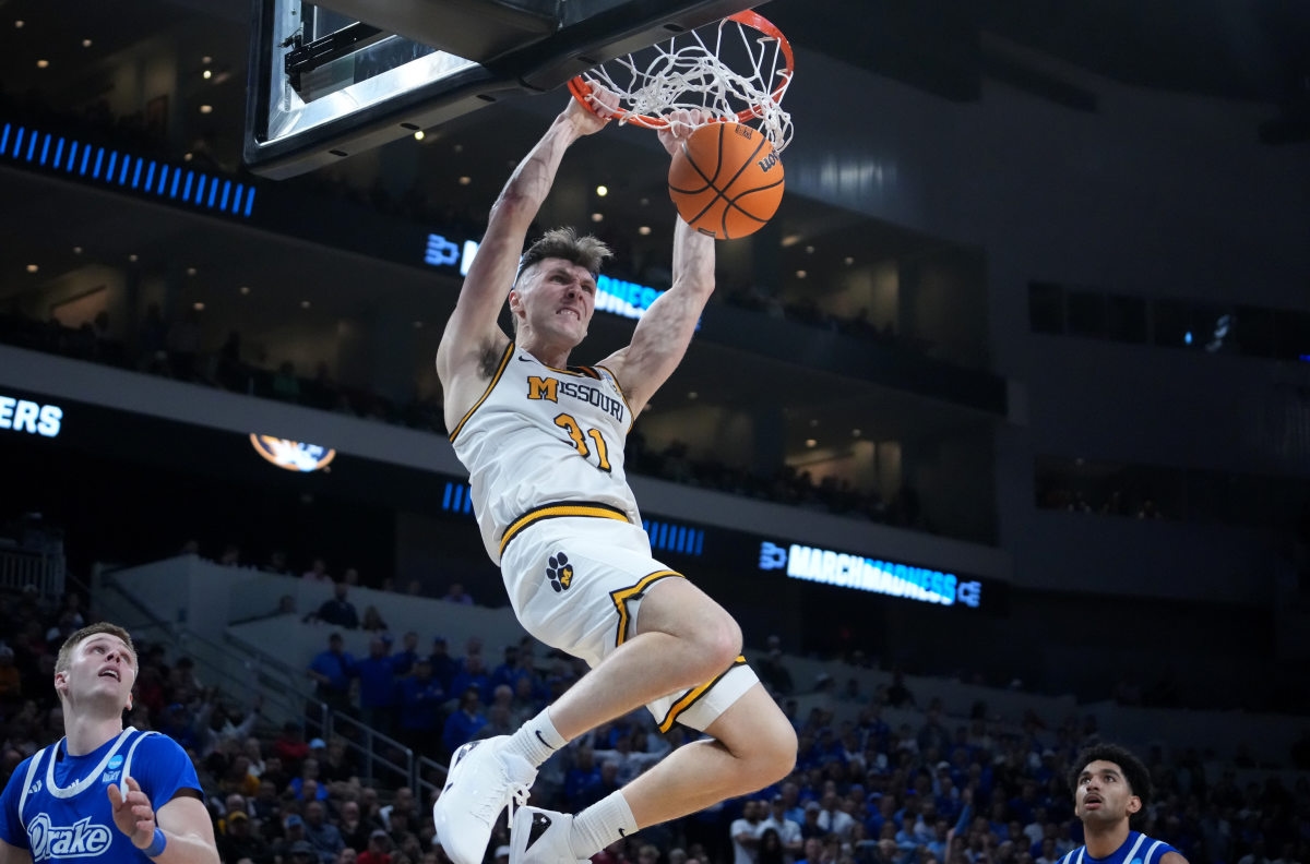Mizzou Guard Caleb Grill Signs with Chicago Bulls