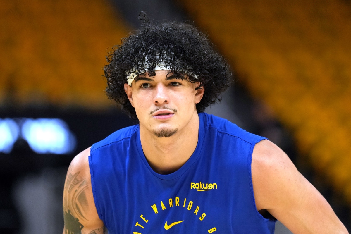 Warriors Make Contract Decisions on 2 Fan Favorites Ahead of NBA Free Agency