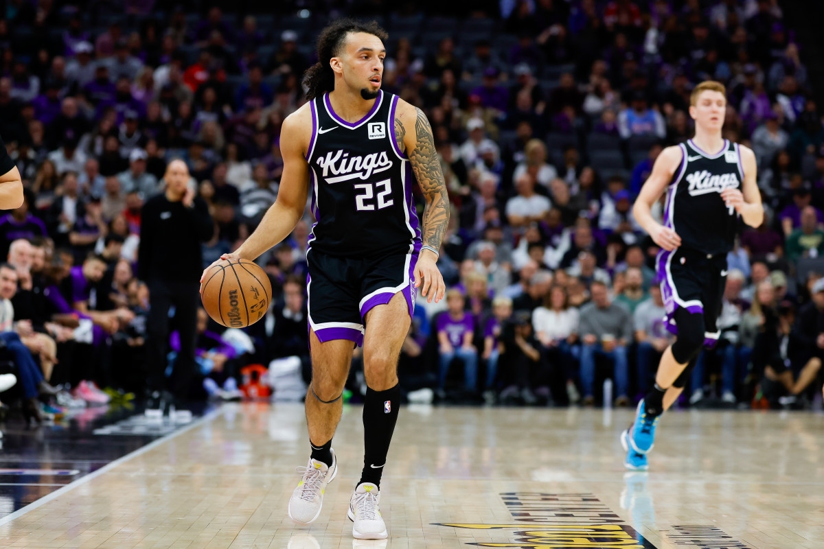 Mock Trade Sends Kings' Devin Carter to Celtics For Sharpshooter