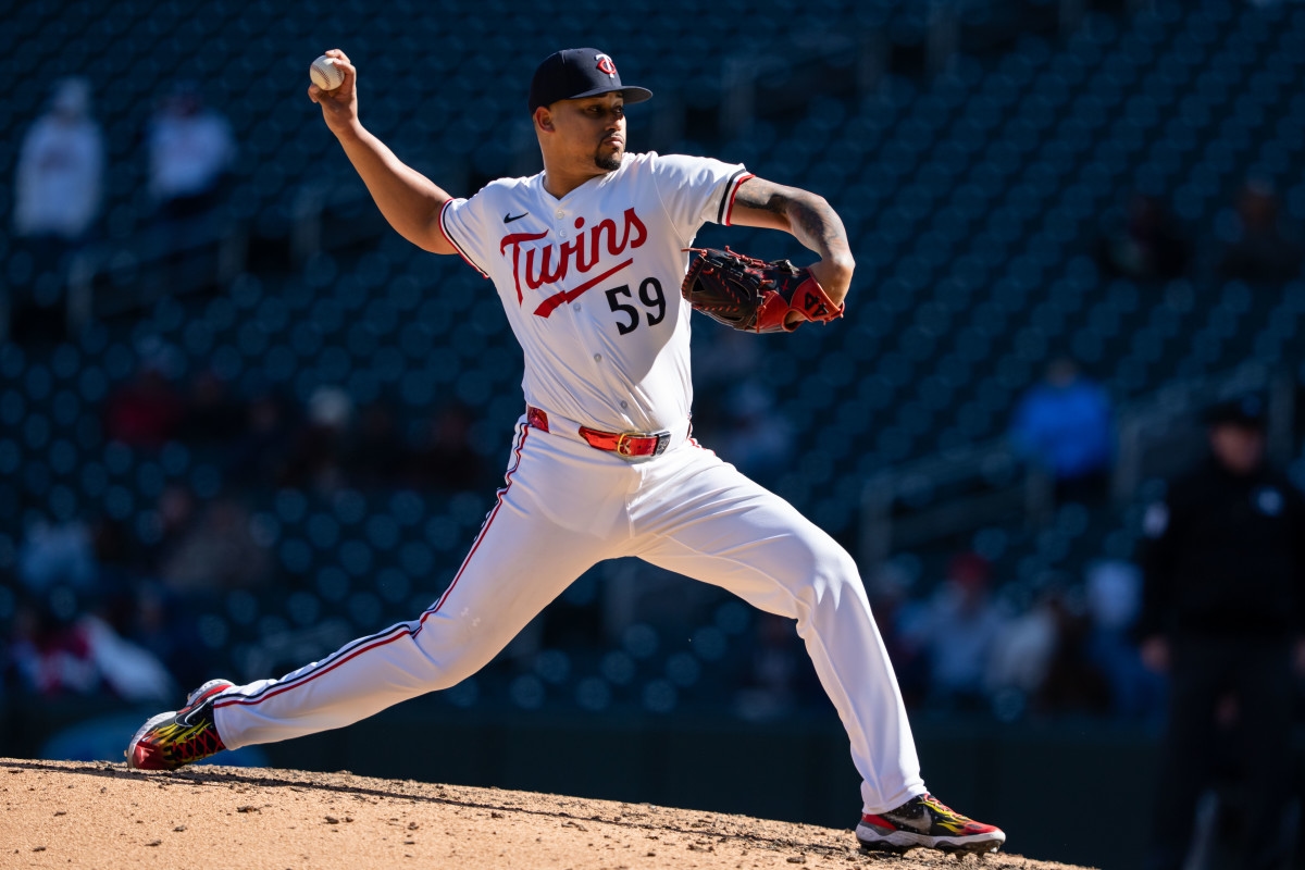 Twins Send Clear Message to Jhoan Duran After MLB News