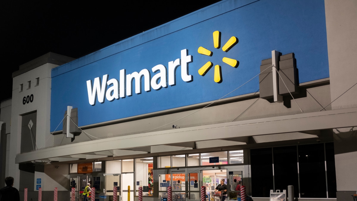 Walmart is selling a 'crystal clear' $130 dash cam for just $50, and it's a 'must-have for any car owner'