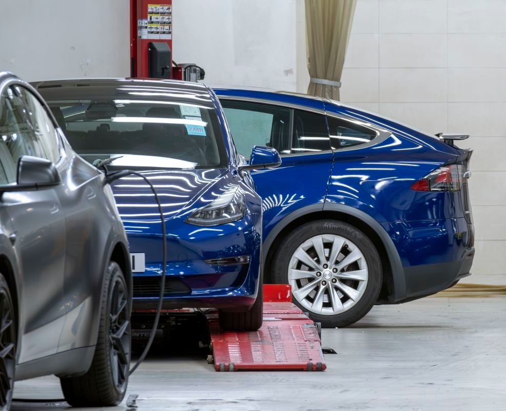 EV Repairs Are Cheaper Than Gas Cars, but There's a Catch, Says Study