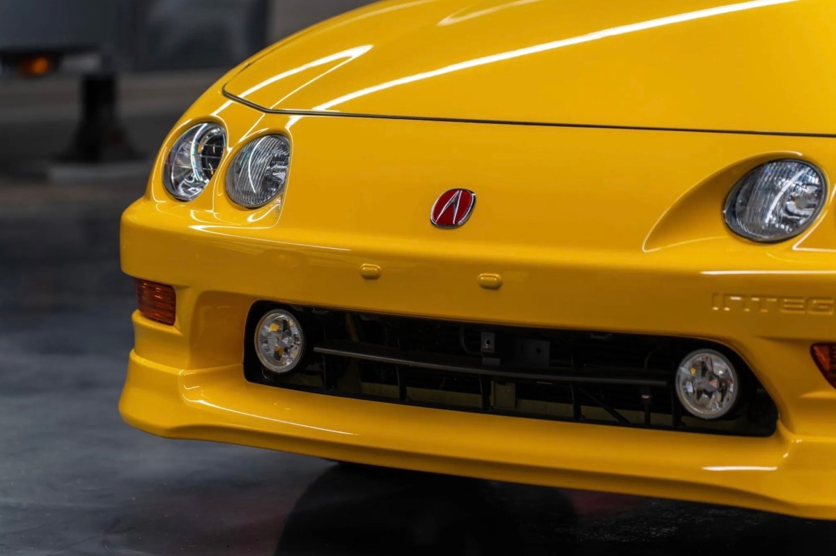 There's ONE Day Left To Buy This 5k-Mile 2001 Acura Integra Type R
