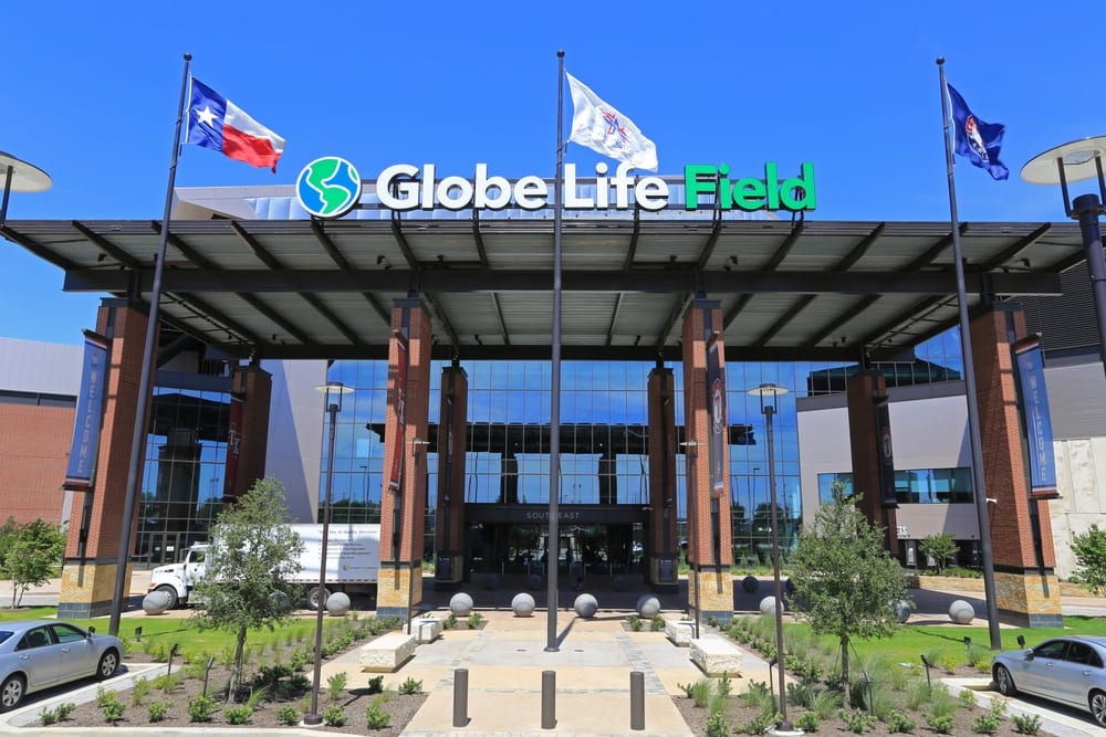 Globe Life Stock: Is GL Outperforming the Financial Sector?