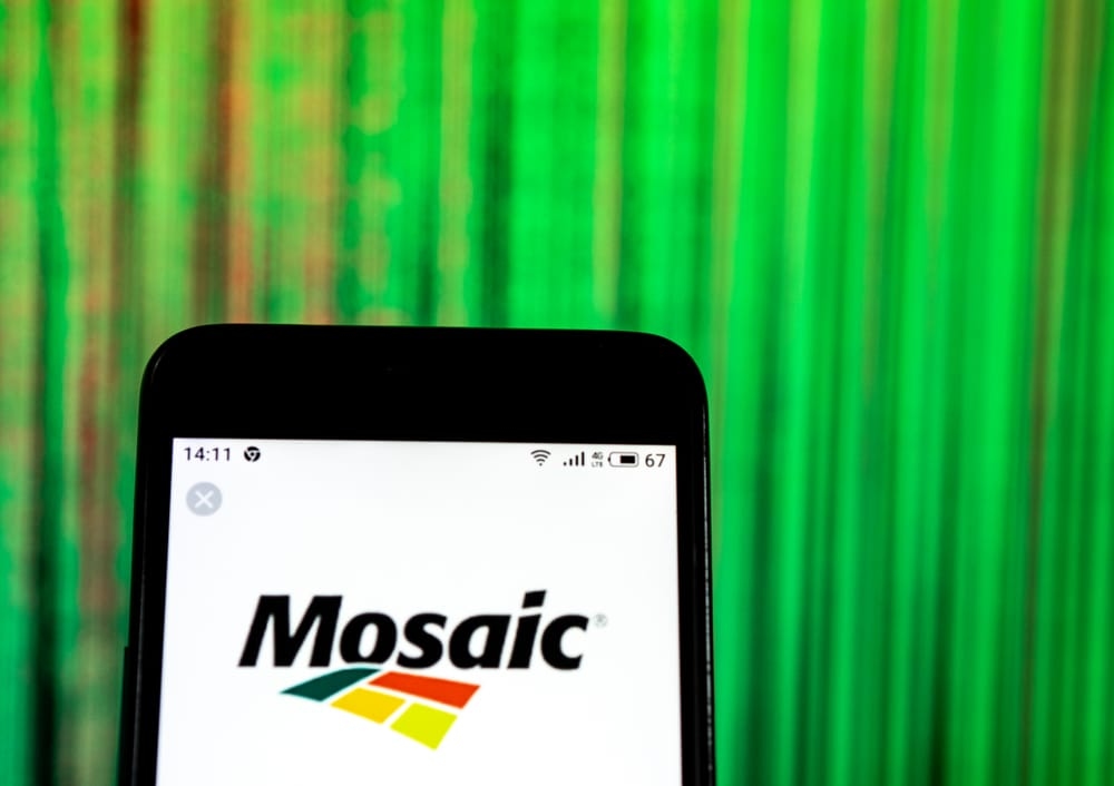 Mosaic Company Stock: Is MOS Outperforming the Materials Sector?