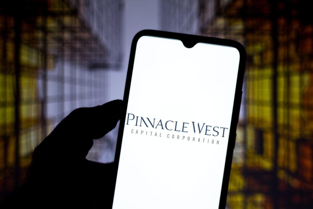 Is Pinnacle West Stock Outperforming the S&P 500?