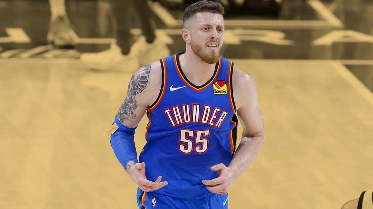 Isaiah Hartenstein explains why coming off the bench wasn't a big deal for him: "If you want to win, you have to sacrifice"