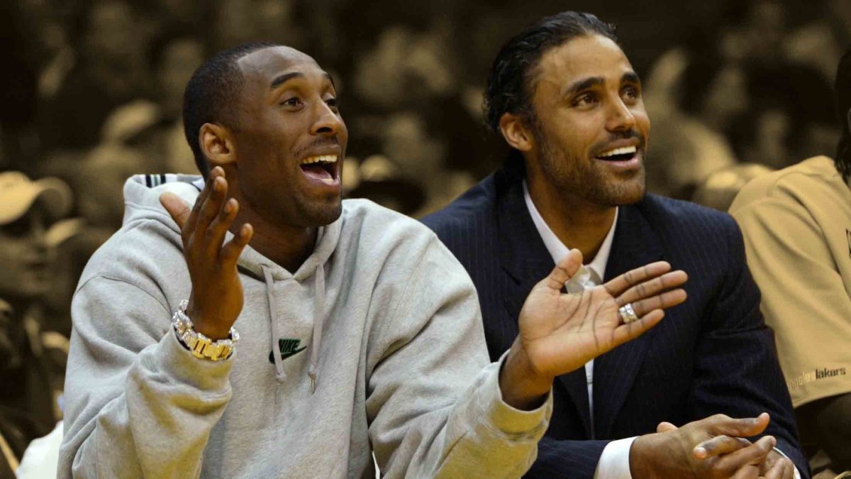 Rick Fox explains why Kobe never hung out with other teammates: "He was on a course and any minute or day wasted doing something else was going to slow him down getting to that point"