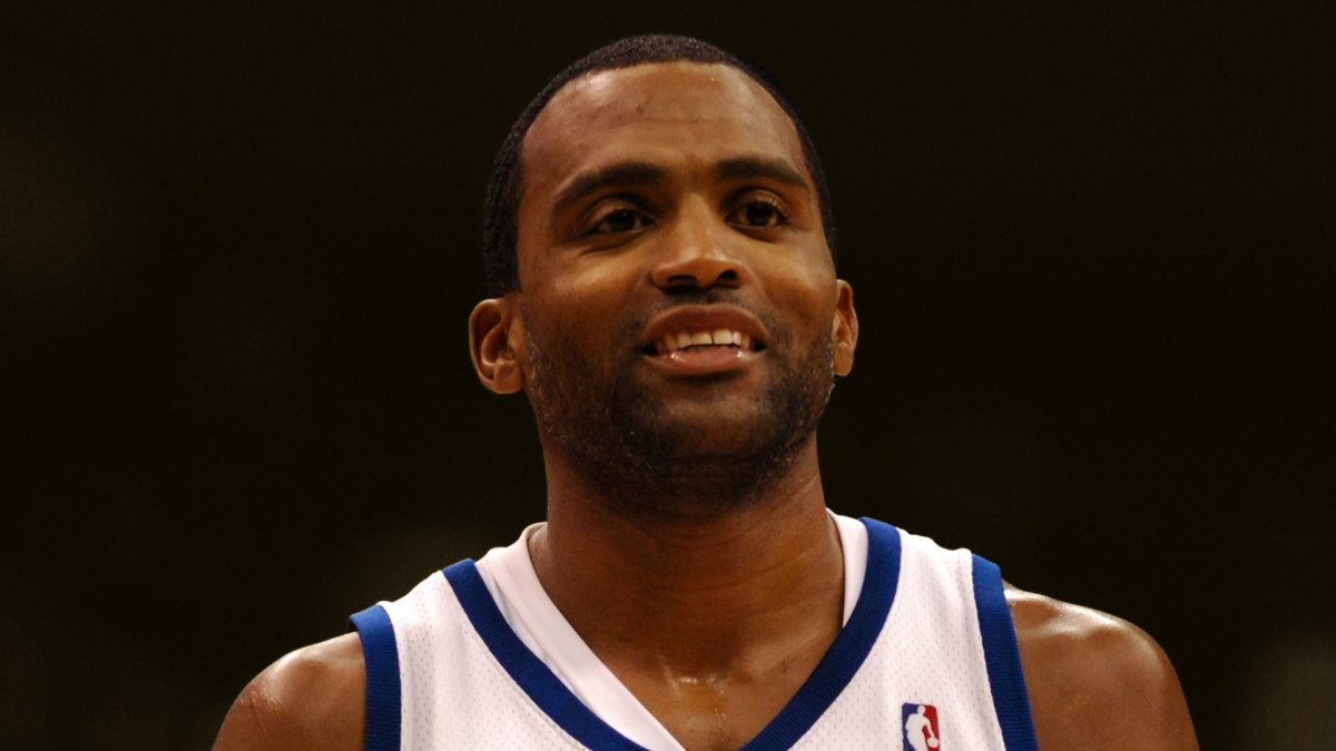 Cuttino Mobley on how surreal it was learning from three Hall of Famers as a rookie: "I literally slept in my jersey for three or four days"