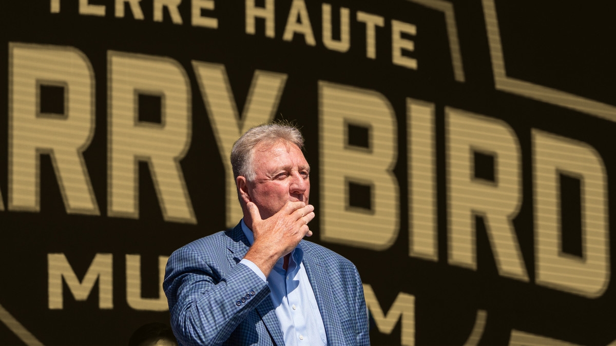 "People can identify with me more than they can with somebody like a Magic or Michael" - Larry Bird knew fans could easily relate to him