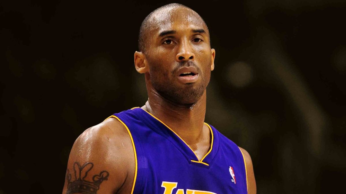 "He would walk the UCLA campus just to feel like he was in college" - The Lakers journalist claimed Kobe Bryant lived a lonely life