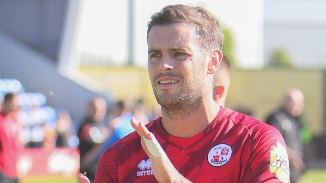 Skipper Conroy signs new Crawley Town deal