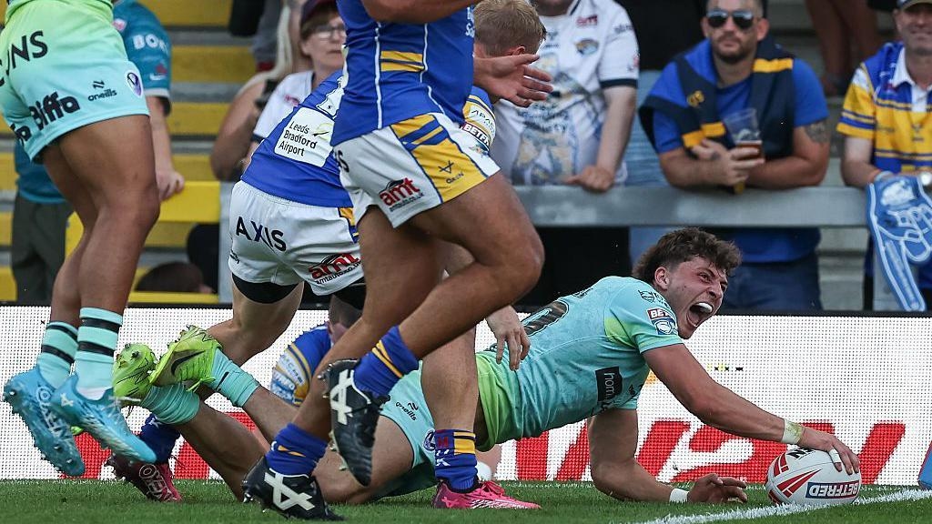 Dagnall helps Saints grind out victory at Leeds