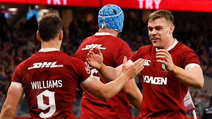 Lions run in eight tries in win over Western Force