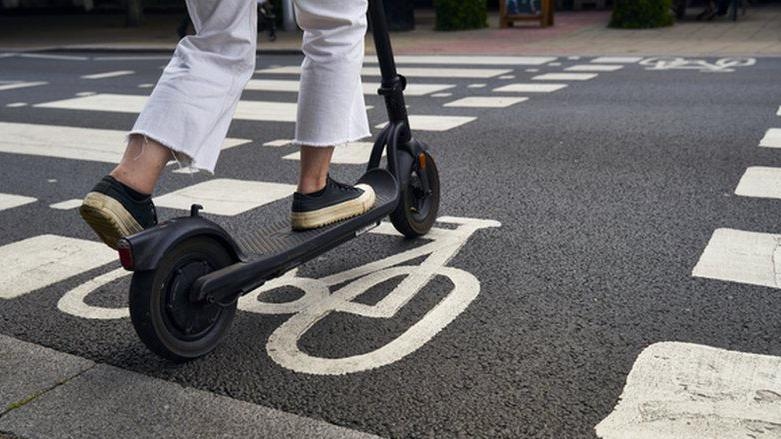 Call to tighten rules on e-scooters and e-bikes