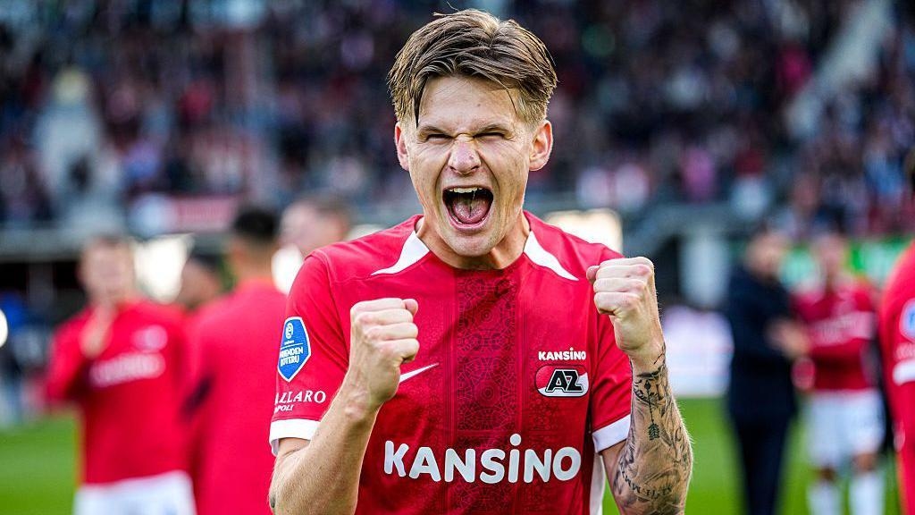 Wolves sign Norway left-back Wolfe from AZ Alkmaar