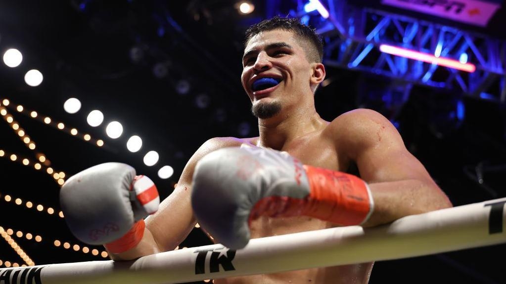 Zayas, 22, becomes youngest active world champion