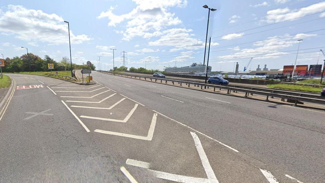 Key city centre route closed after crash