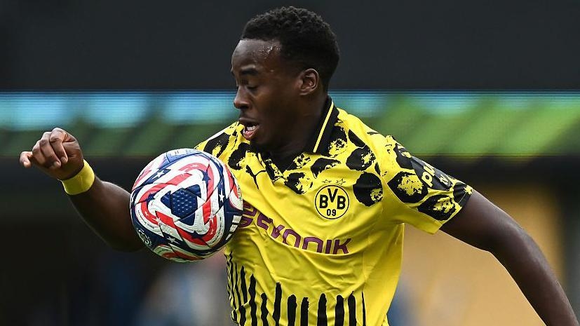 Chelsea agree fee for Dortmund winger Gittens