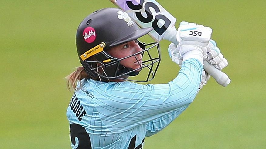 Surrey dominate Durham, Thunder beat Bears