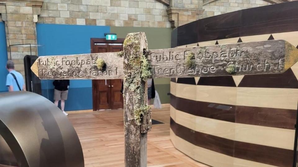 Signpost exhibit shows nature thrives in clean air