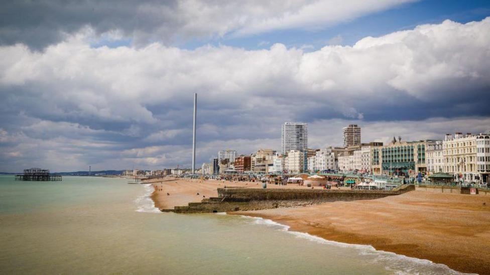 Holiday let crackdown to be discussed by council