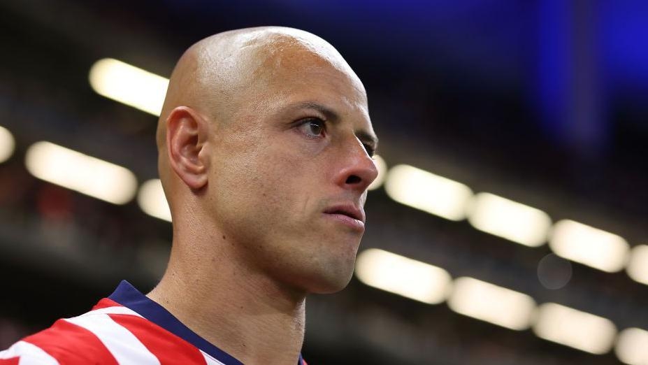Ex-Man Utd striker Hernandez apologises for sexism