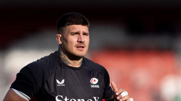 Italy international Riccioni extends Sarries deal