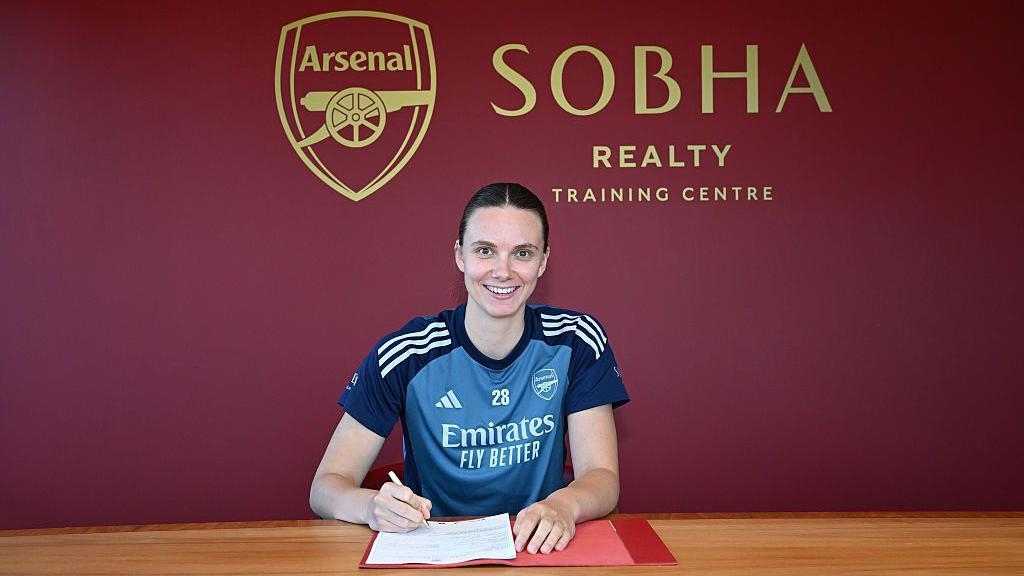 Arsenal sign German goalkeeper Borbe