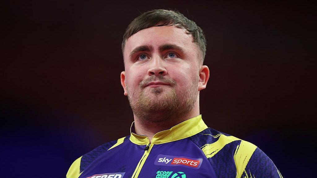 Littler 'finds rhythm' to set up Rock semi-final