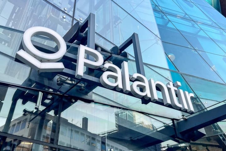 Palantir Is Building The Next AWS, Says Top Exec: Urges Startups To Build On PLTR To Tackle 'More Valuable' Problems Than Amazon Solved