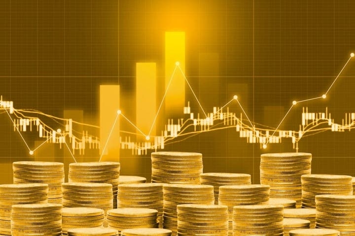 Peter Schiff Says Gold's About To Explode—And Bitcoin Will Foot The Bill
