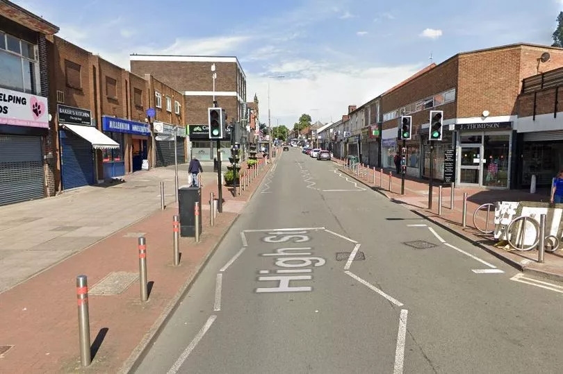 Cradley Heath High Street fire sparks 'avoid the area' warning
