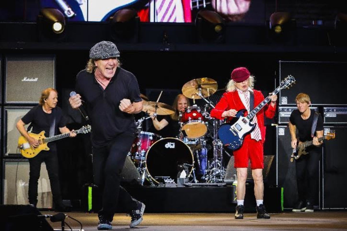 AC/DC pop-up bar with free tattoos opens in Minneapolis