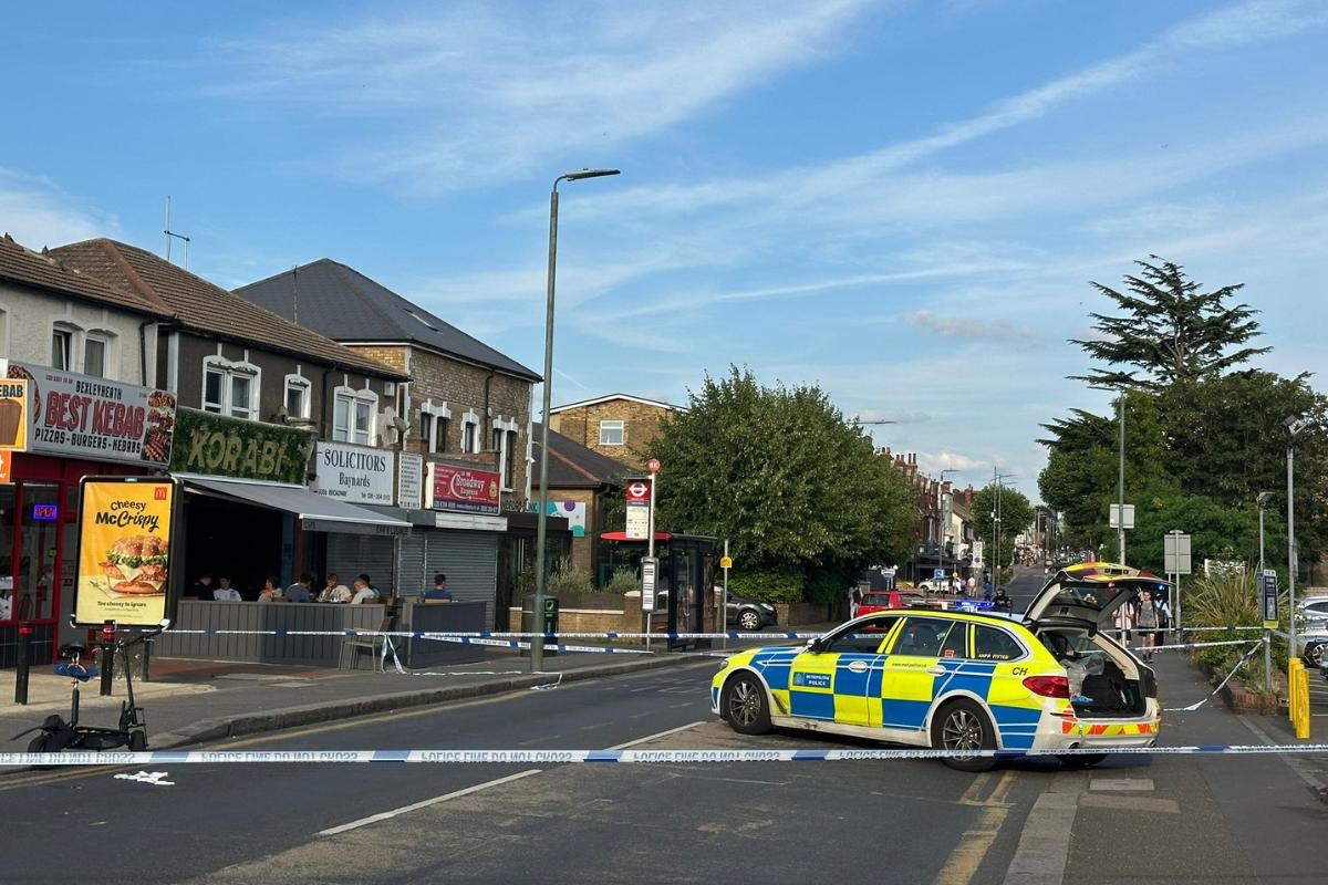 Man arrested on suspicion of drink-driving after Bexleyheath e-bike and moped crash