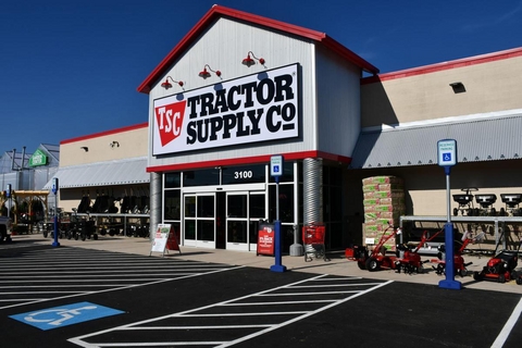 Tractor Supply Named Exclusive National Retailer for SmartEquine SmartPaks Leading Equine Supplement System
