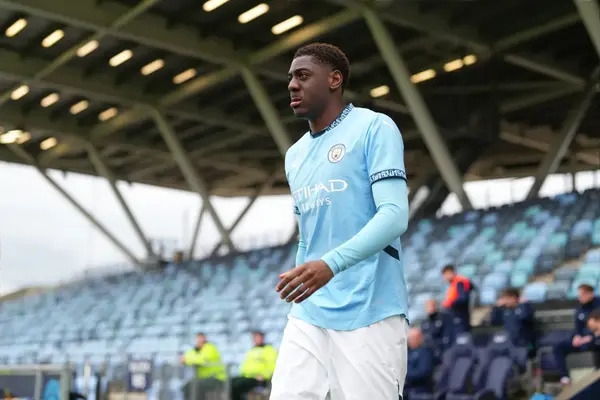 Manchester City striker completes Championship loan transfer