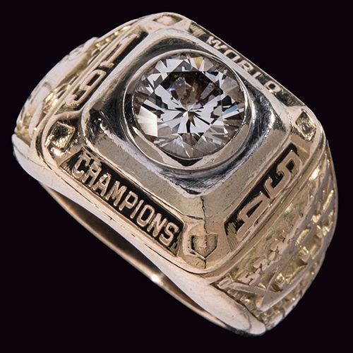 Willie Mays auction to feature MVP awards, championship ring