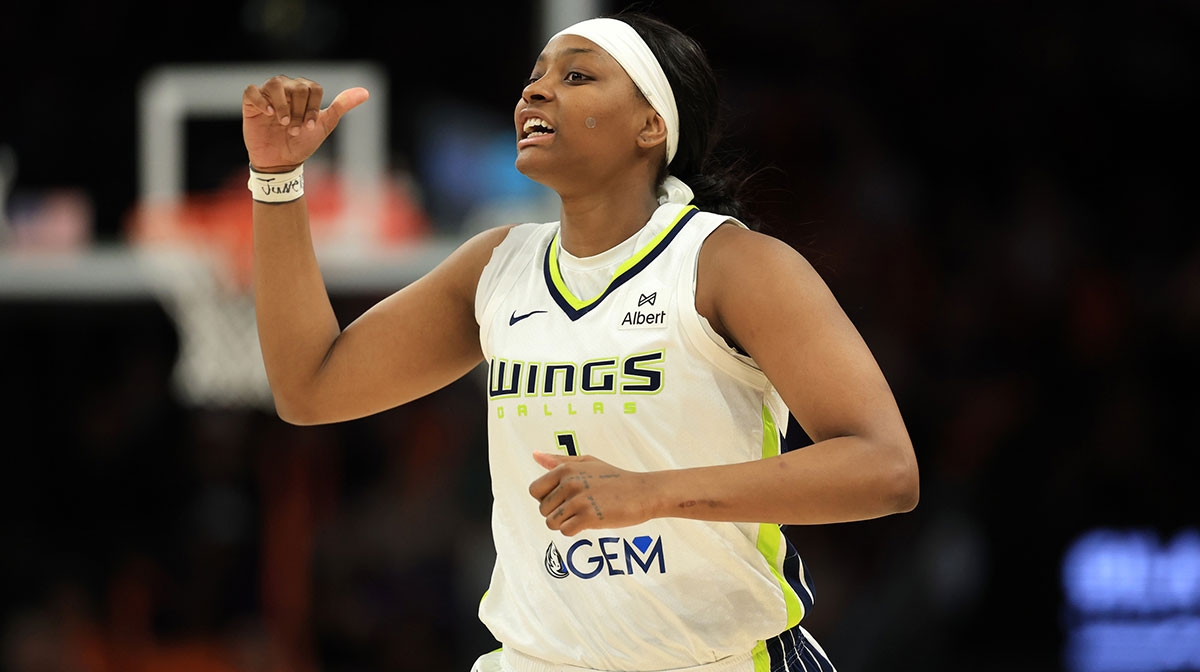 Wings shockingly trade NaLyssa Smith to Aces