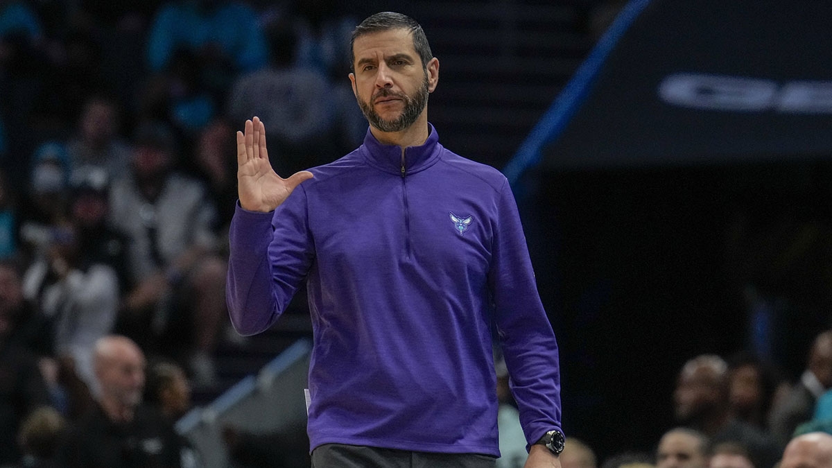Knicks granted permission to interview ex-Hornets head coach