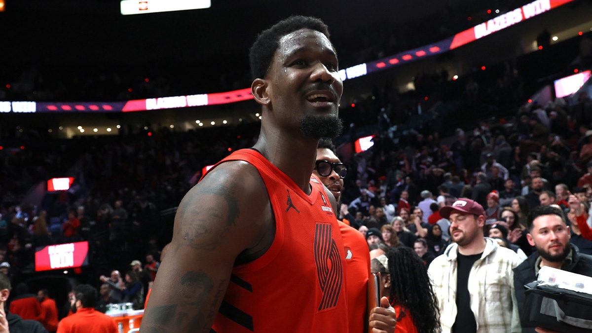 Lakers rumors: DeAndre Ayton a ‘strong possibility' to join Lakers per NBA Insider