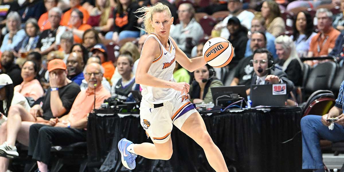 Mercury guard Lexi Held leaves Liberty game with concerning injury